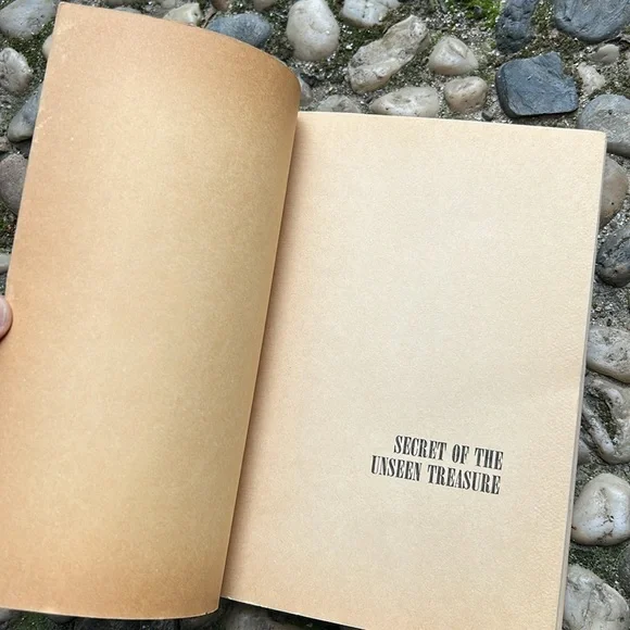 Vintage Trixie Belden Book 19 “The Secret of the Unseen Treasure" Paperback 1977 - Picture 5 of 7